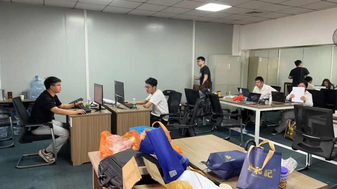 《致敬，，，，，，，斗争的青春》