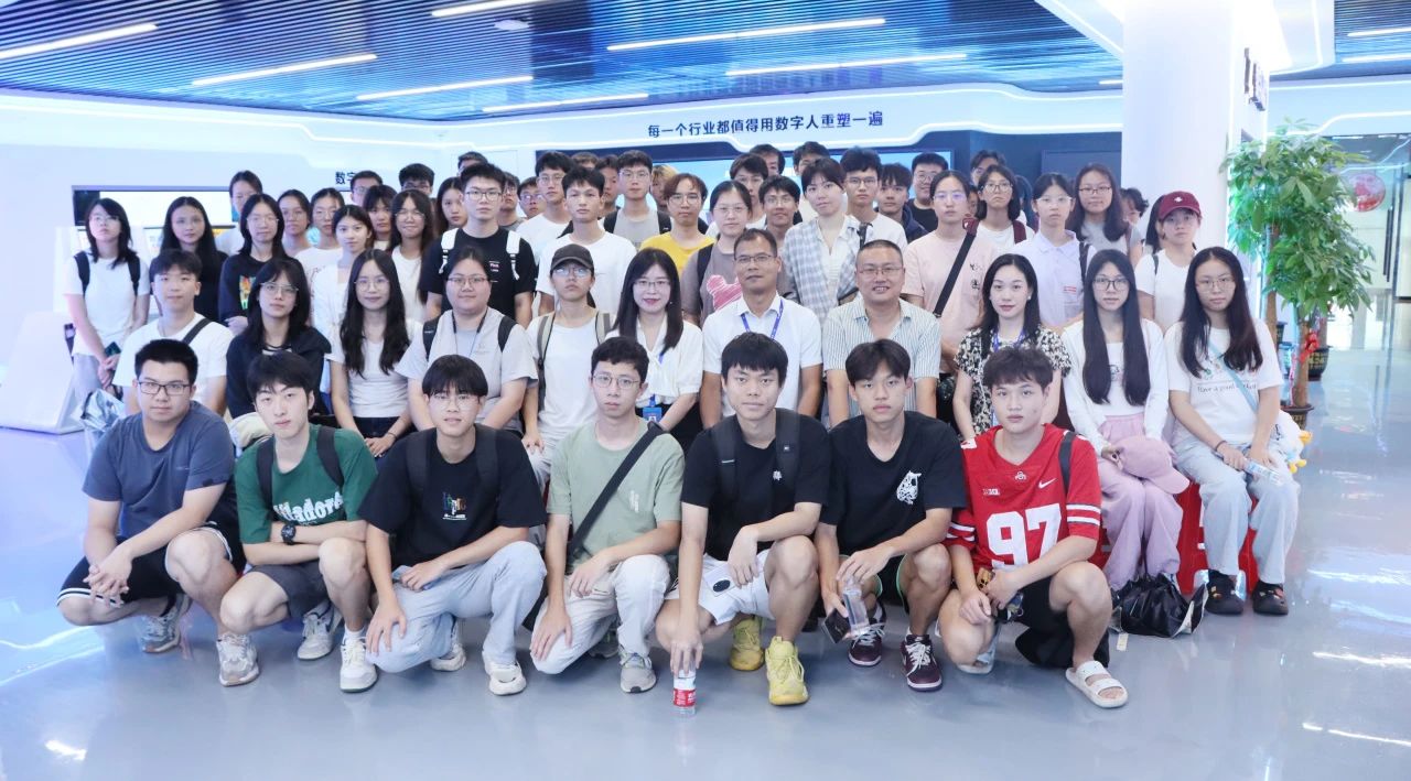 探索未来科技，，，，，共筑智慧桥梁